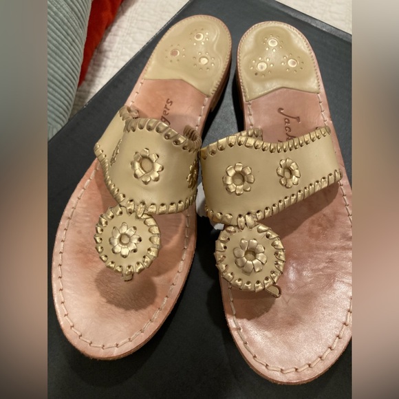 Jack Rogers tan/gold womens sandals, sz 8 - Picture 2 of 7